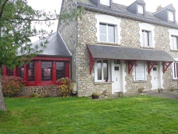 Maison 9 pièce(s) 6 chambre(s) 270 m²