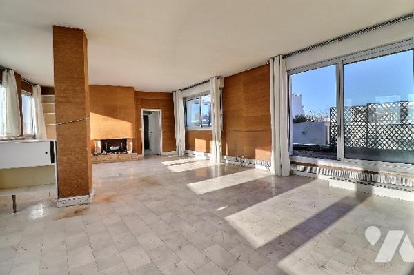 Appartement familial 146 m² 6 pièces dernier étage terrasse 46 m² 2 parkings proche centre-ville