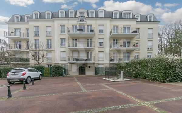 Appartement à vendre    3 pièces •  Le Plessis-Trévise
