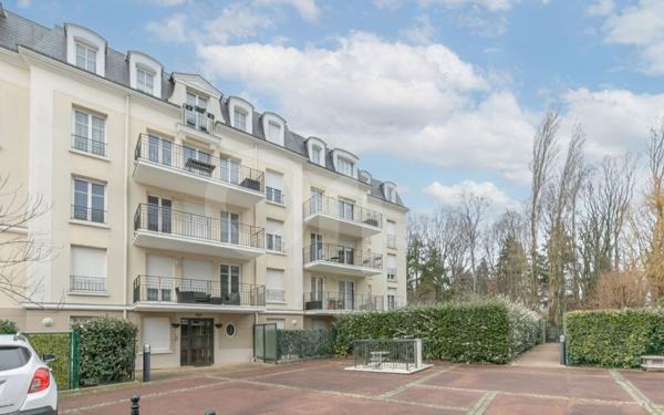 Appartement à vendre    3 pièces •  Le Plessis-Trévise