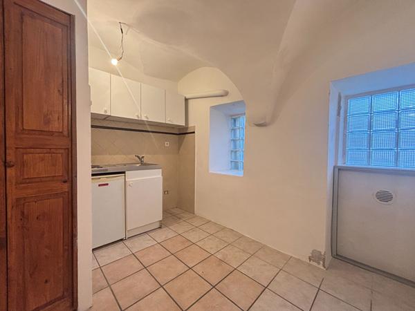 Maison de village 4 pièces ? 86 m² + Appartement T2 de 45 m² ? Alleins (13980)