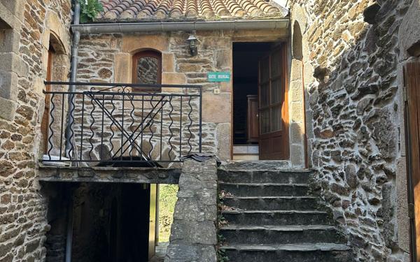 Maison à louer    5 pièces • 111,50 m2 Saint-André-Lachamp