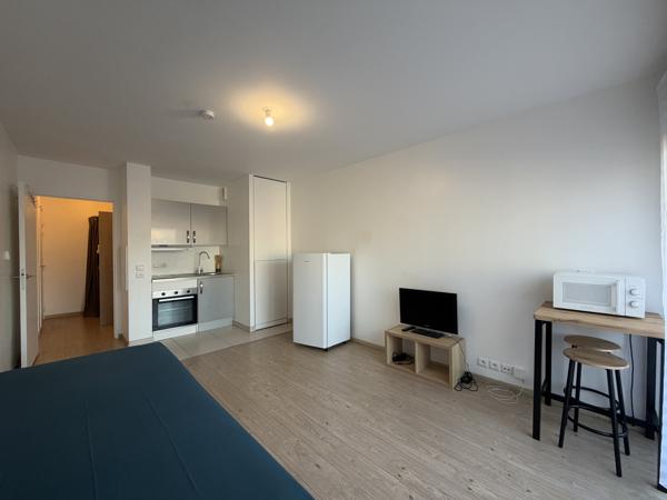 STUDIO MEUBLÉ DE 25m2 - RÉSIDENCE RÉCENTE - PARKING EN SOUS SOL