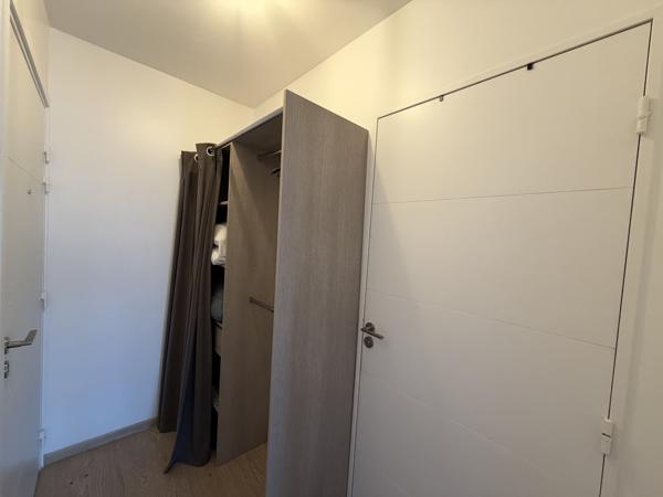 STUDIO MEUBLÉ DE 25m2 - RÉSIDENCE RÉCENTE - PARKING EN SOUS SOL