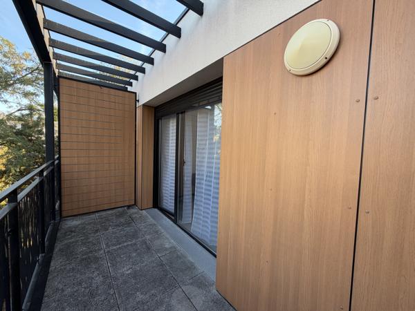 STUDIO MEUBLÉ DE 25m2 - RÉSIDENCE RÉCENTE - PARKING EN SOUS SOL