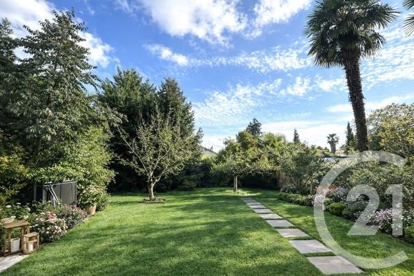 Maison à vendre  5 pièces - 145 m 2   PAU  - 64
