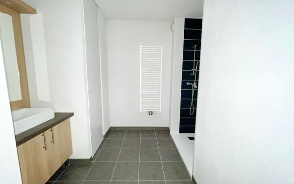 Appartement à vendre    2 pièces • 43 m2 Castanet-Tolosan