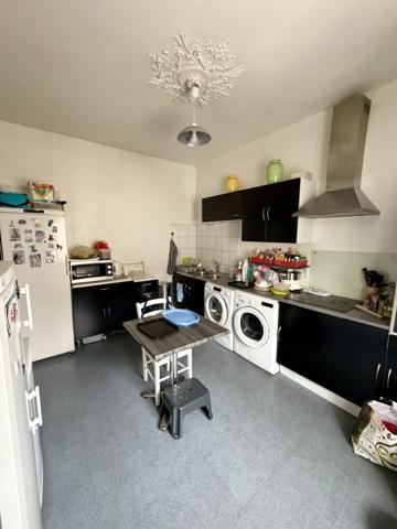 Immeuble
        
        - 240 m² 395 000 € *