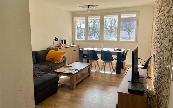 Appartement à louer    4 pièces • 10,71 m2 Tarbes