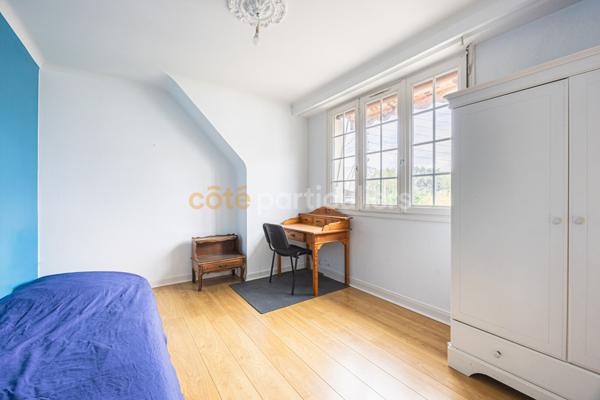 Vente
                Maison205 m² - 9 Pièces -
                    NANTES (44300)