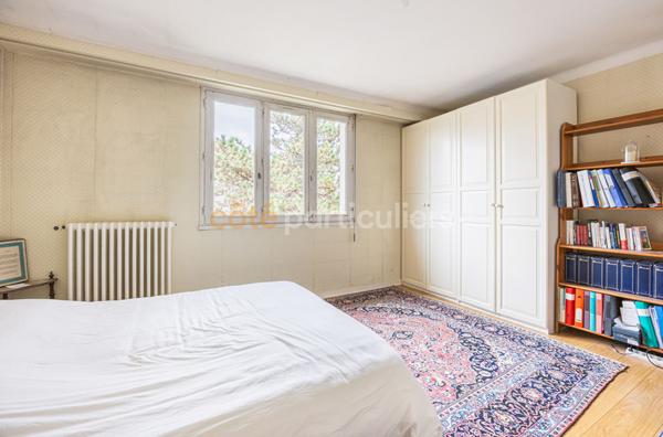 Vente
                Maison205 m² - 9 Pièces -
                    NANTES (44300)