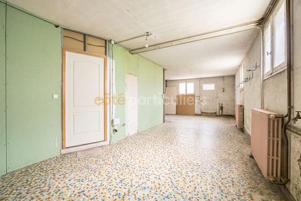 Vente
                Maison205 m² - 9 Pièces -
                    NANTES (44300)
