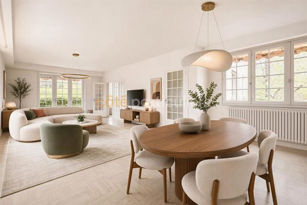 Vente
                Maison205 m² - 9 Pièces -
                    NANTES (44300)