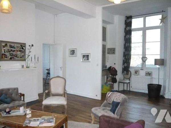 LAVAL, Appartement type 6