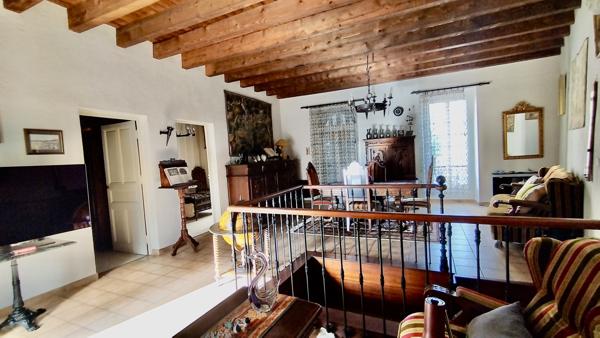 Nîmes-centre - garage - patio - cave