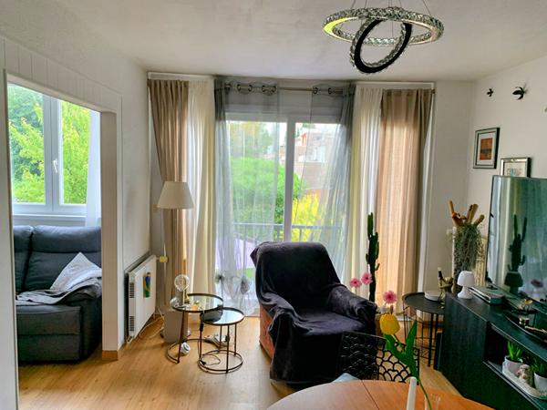 Maison 4 pièces avec grand jardin et garage