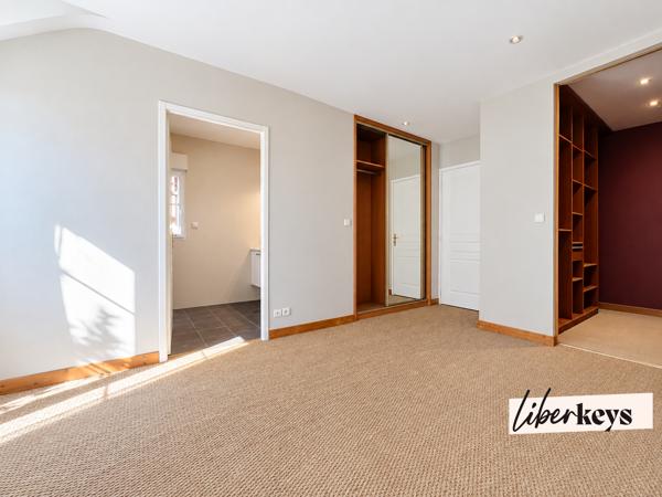 SAINT-AVERTIN – Maison familiale de 230 m² avec 3 suites parentales