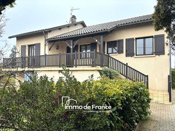 Maison pavillonnaire avec sous-sol et terrain clos