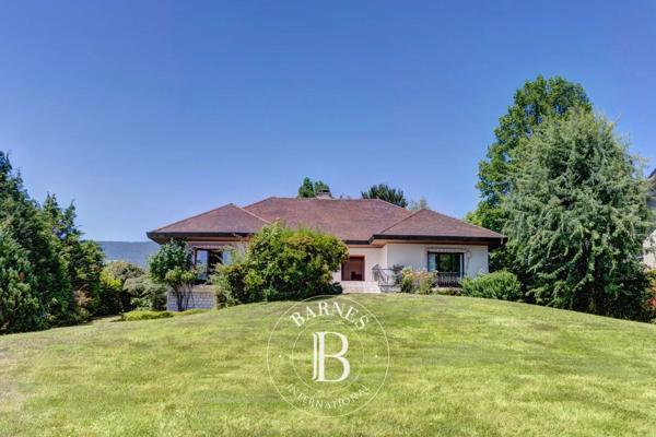 Divonne-les-Bains, Villa 5 Chambres -  304 m² à vendre
