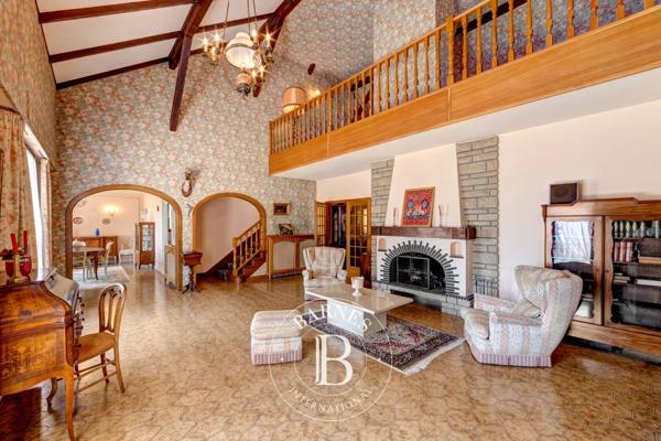Divonne-les-Bains, Villa 5 Chambres -  304 m² à vendre