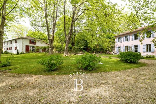 Saint-Pierre-d'Irube, Maison 10 Chambres -  600 m² à vendre