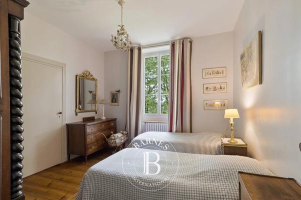 Saint-Pierre-d'Irube, Maison 10 Chambres -  600 m² à vendre