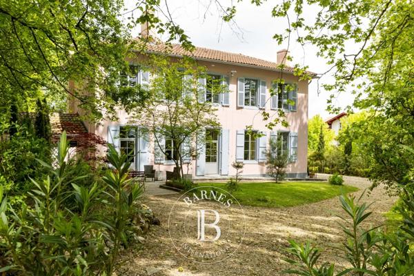 Saint-Pierre-d'Irube, Maison 10 Chambres -  600 m² à vendre