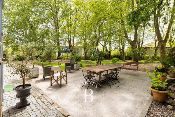 Saint-Pierre-d'Irube, Maison 10 Chambres -  600 m² à vendre