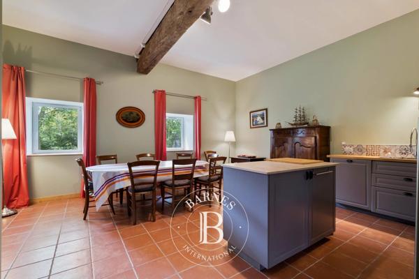 Saint-Pierre-d'Irube, Maison 10 Chambres -  600 m² à vendre