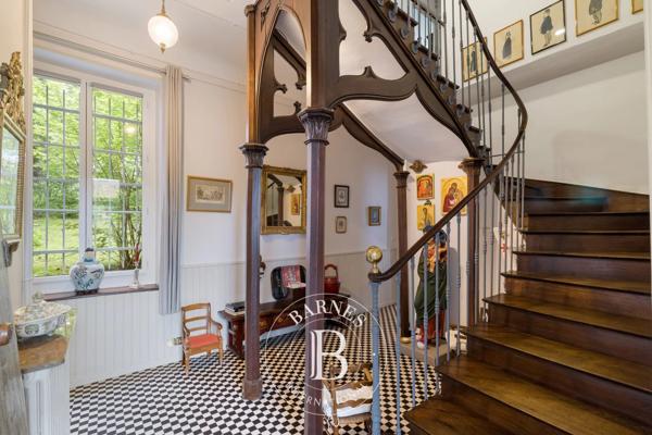Saint-Pierre-d'Irube, Maison 10 Chambres -  600 m² à vendre