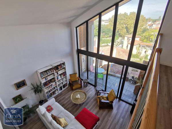 Appartement à louer 4 pièces 139.4m²