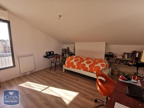 Appartement à louer 4 pièces 139.4m²