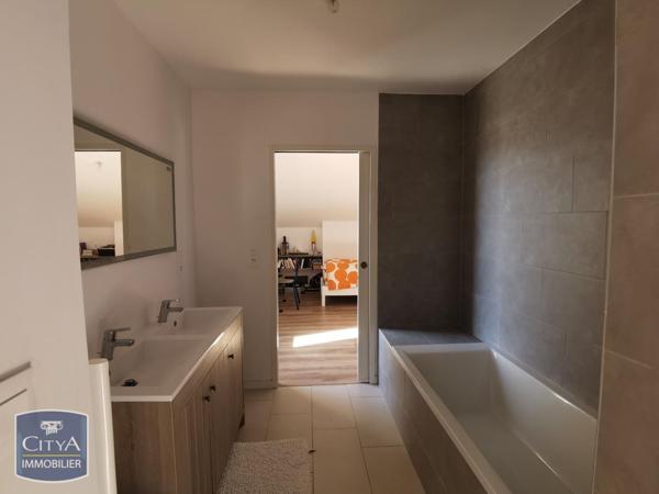 Appartement à louer 4 pièces 139.4m²