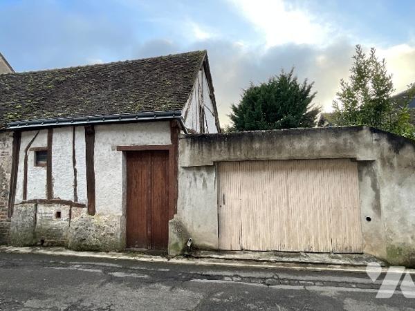 Charmante maison de ville de 70 m² avec jardin, garage et dépendance