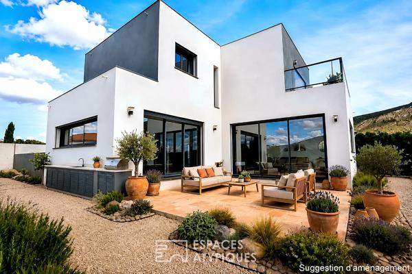 Superbe villa contemporaine avec vue imprenable sur les massifs