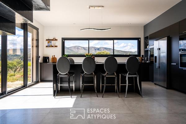 Superbe villa contemporaine avec vue imprenable sur les massifs