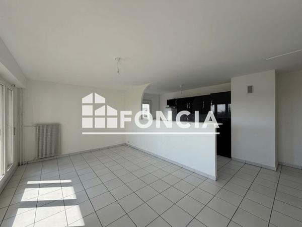 Location Appartement 3 pièces 66.6 m² - RESIDENCE LES CHENES Chartres 28000