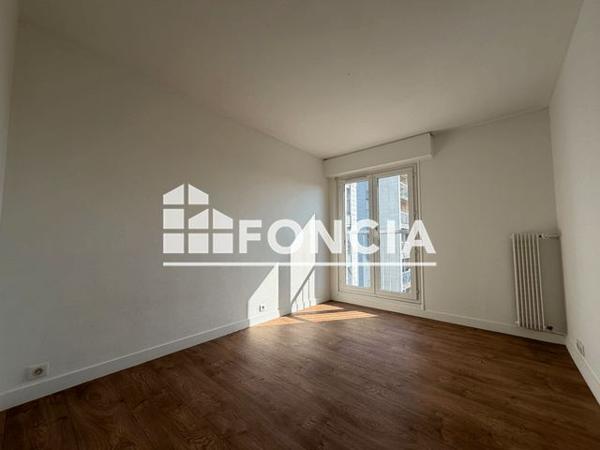 Location Appartement 3 pièces 66.6 m² - RESIDENCE LES CHENES Chartres 28000