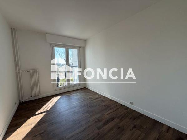 Location Appartement 3 pièces 66.6 m² - RESIDENCE LES CHENES Chartres 28000