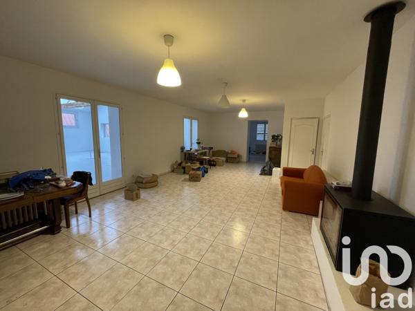 Maison 7 pièces de 229 m² à Roanne (42300)