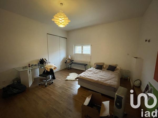 Maison 7 pièces de 229 m² à Roanne (42300)