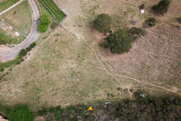 CARCASSONNE – GREFFEIL Terrain constructible de 1.871m² avec vue et partiellement viabilisé