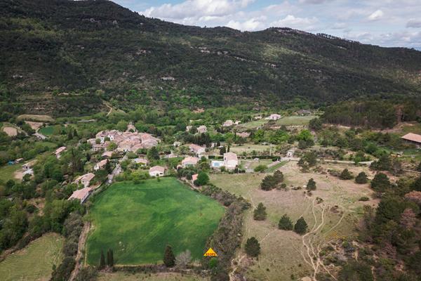 CARCASSONNE – GREFFEIL Terrain constructible de 1.871m² avec vue et partiellement viabilisé