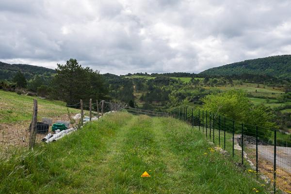 CARCASSONNE – GREFFEIL Terrain constructible de 1.871m² avec vue et partiellement viabilisé
