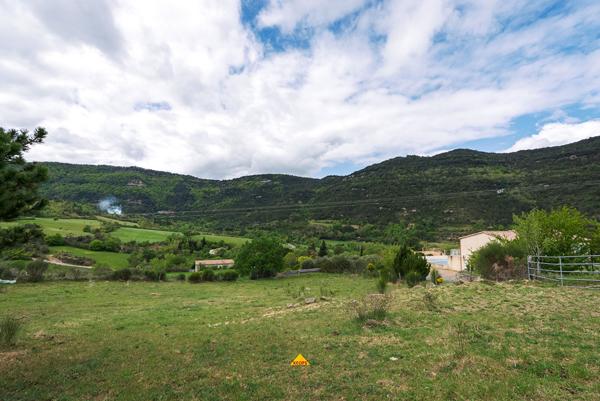 CARCASSONNE – GREFFEIL Terrain constructible de 1.871m² avec vue et partiellement viabilisé