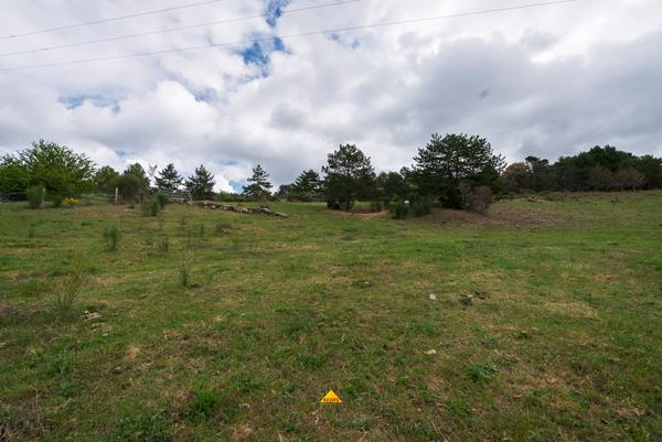 CARCASSONNE – GREFFEIL Terrain constructible de 1.871m² avec vue et partiellement viabilisé