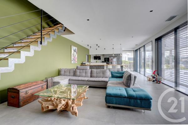 Maison à vendre  7 pièces - 245 m2 REYRIEUX - 01