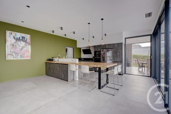 Maison à vendre  7 pièces - 245 m2 REYRIEUX - 01