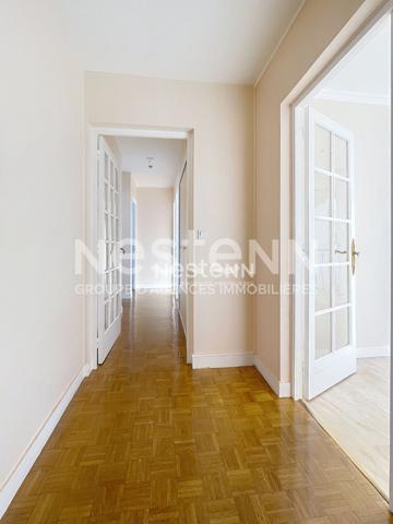 A VENDRE - ST CYR L ECOLE - Appartement de 4 pièces de 75 m² avec parking et cave