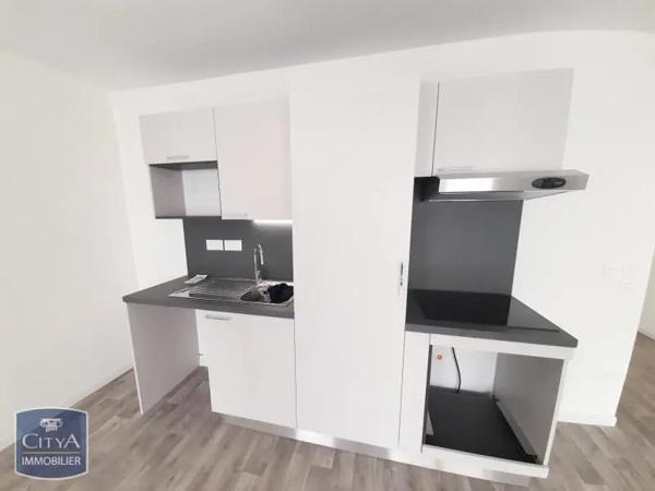 Appartement à louer 3 pièces 63.5m² Corbeil-Essonnes (91100)